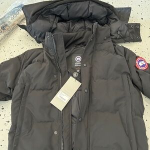 Canada Goose Wyndham Men’s Parka w/ Fur in Original Packaging
